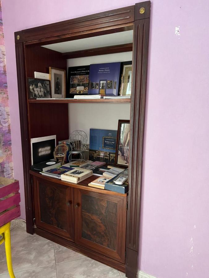 Casa Kamalei, Tra Plebiscito E Lungomare Apartment Naples Luaran gambar