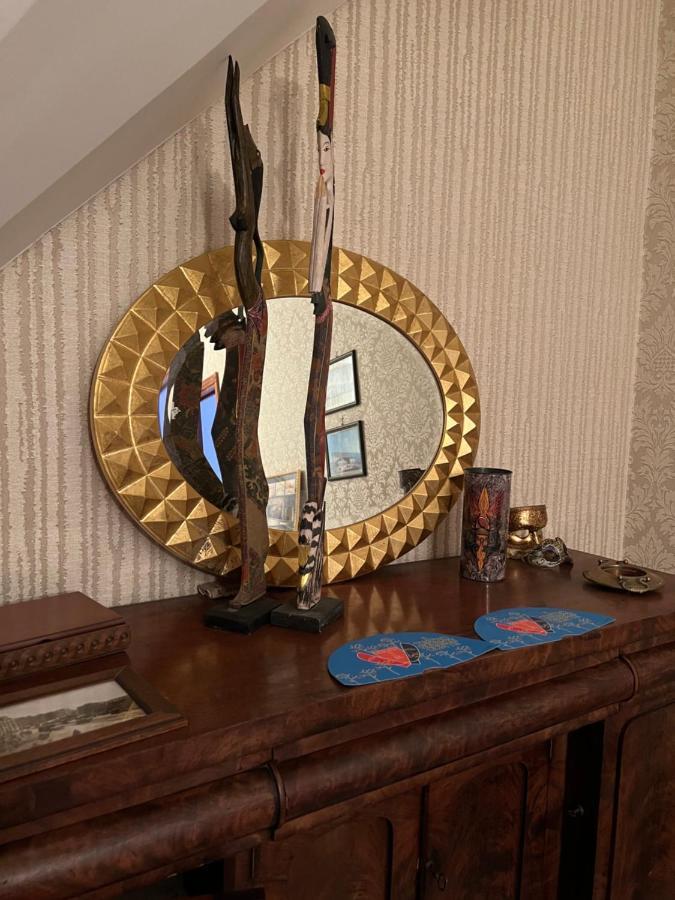 Casa Kamalei, Tra Plebiscito E Lungomare Apartment Naples Luaran gambar