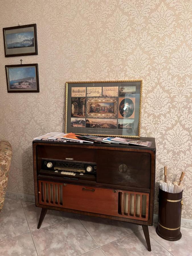 Casa Kamalei, Tra Plebiscito E Lungomare Apartment Naples Luaran gambar