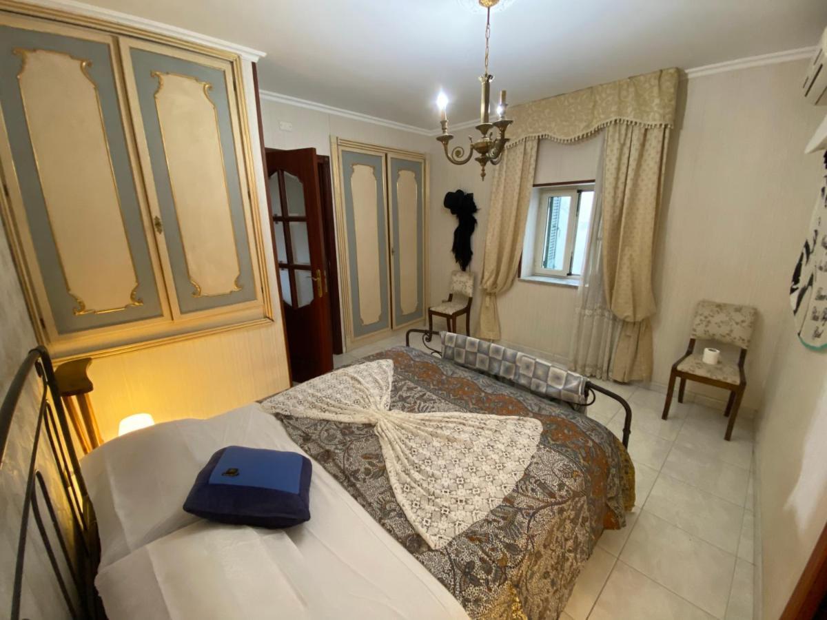 Casa Kamalei, Tra Plebiscito E Lungomare Apartment Naples Luaran gambar