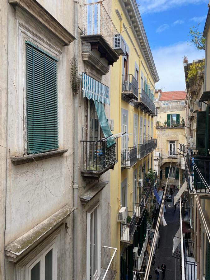 Casa Kamalei, Tra Plebiscito E Lungomare Apartment Naples Luaran gambar