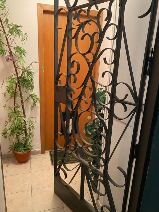 Casa Kamalei, Tra Plebiscito E Lungomare Apartment Naples Luaran gambar