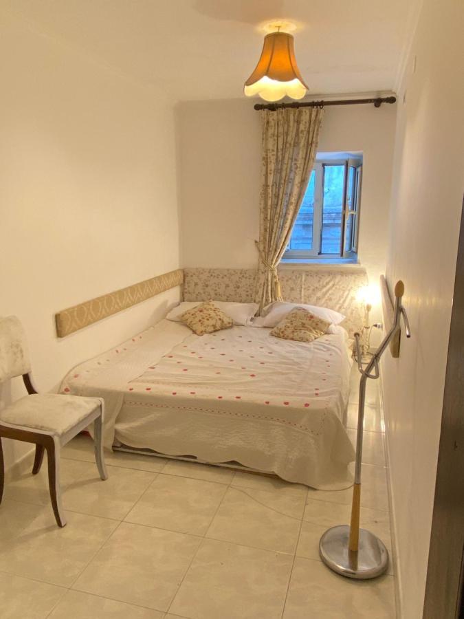 Casa Kamalei, Tra Plebiscito E Lungomare Apartment Naples Luaran gambar