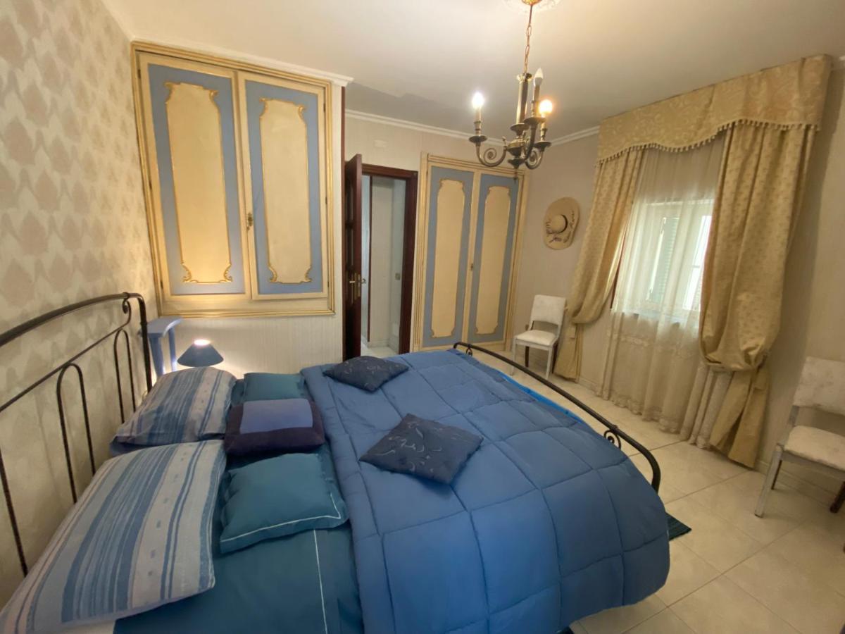Casa Kamalei, Tra Plebiscito E Lungomare Apartment Naples Luaran gambar